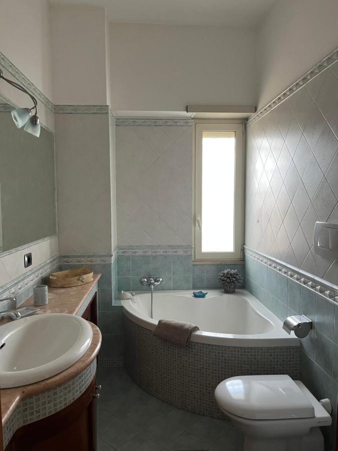 Appartement Attico Con Terrazza In Via Dei Traghetti à Ostie Extérieur photo