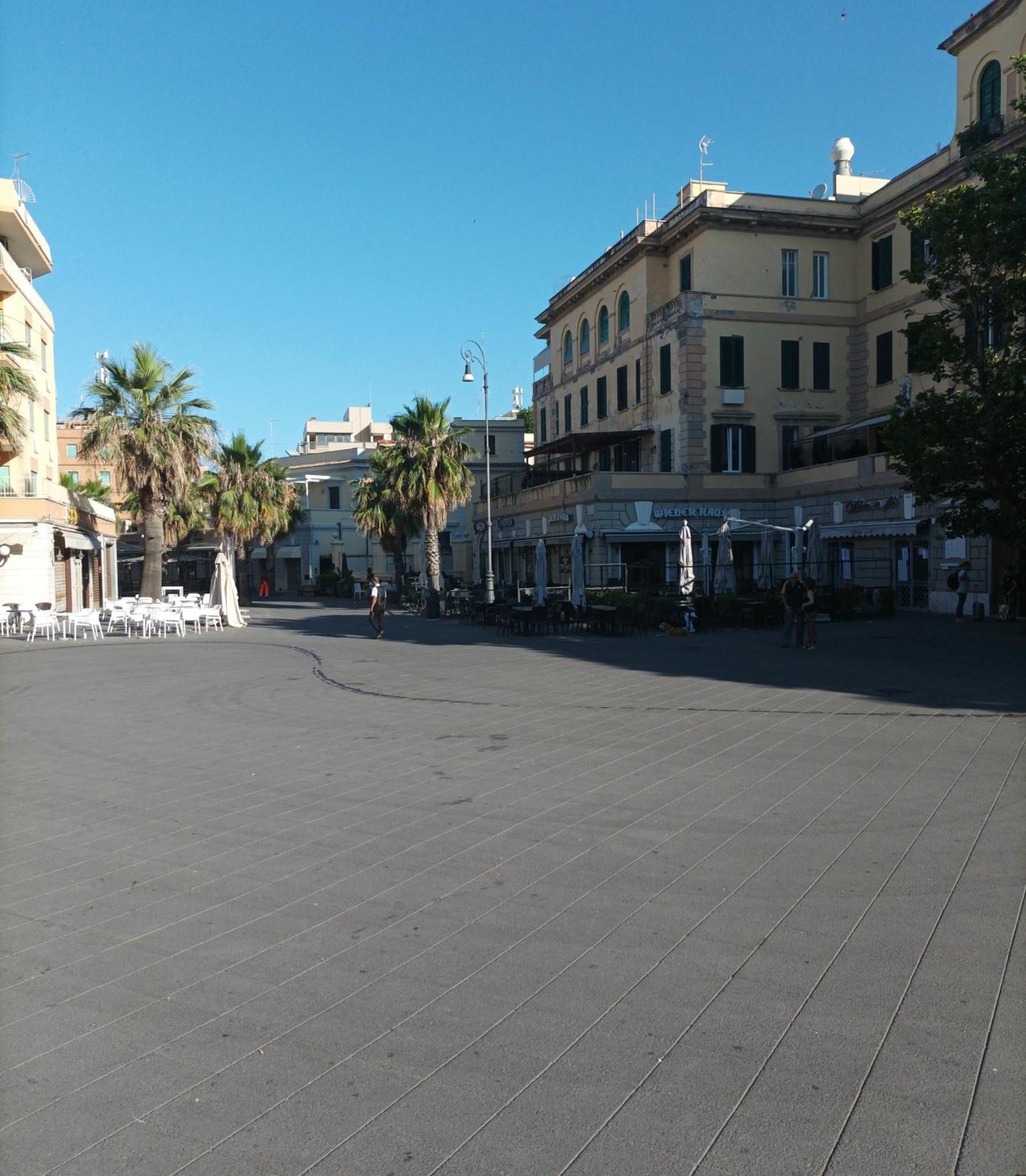 Appartement Attico Con Terrazza In Via Dei Traghetti à Ostie Extérieur photo